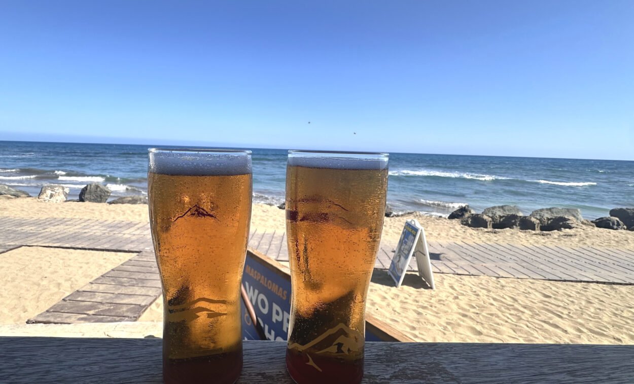 Erstes Mal Naturismus - Bier zum Aufwärmen in Meloneras